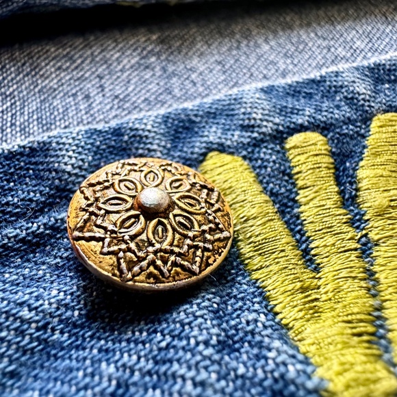 Vintage 1990's Embroidered Denim Vest w Black Collar - Picture 3 of 4